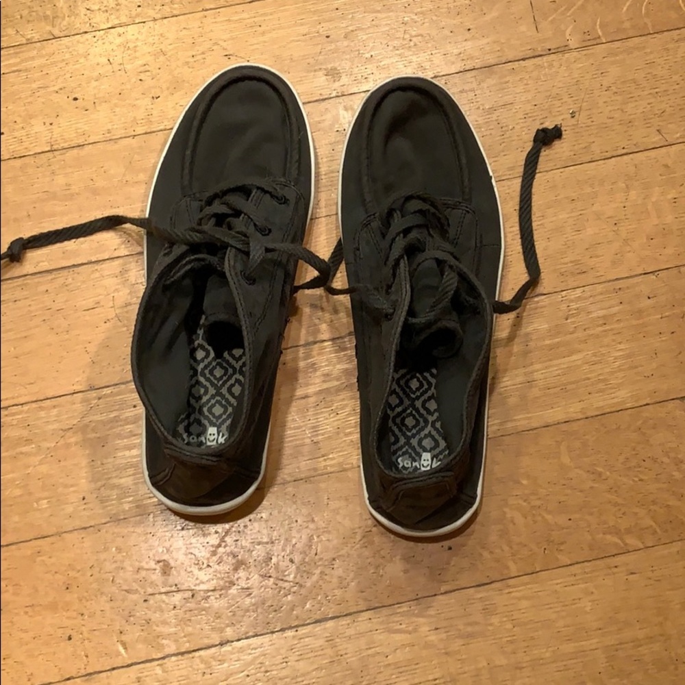 Sanuk shoes